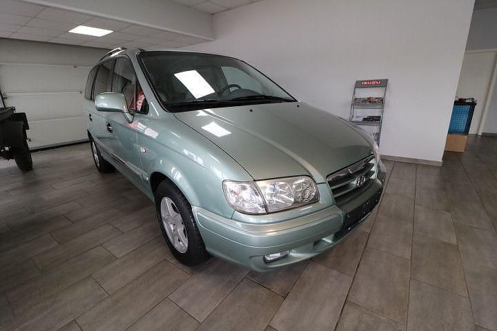 Grün Gebraucht 2004 Hyundai Trajet GLS Van / Kleinbus | 5.890 € - Bild 1/4