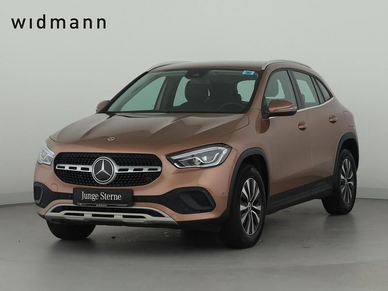 Gold Gebraucht 2021 Mercedes GLA180 SUV | 24.850 € (Fairer Preis) - Bild 1/4