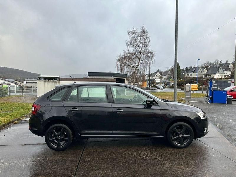 Gebraucht Skoda Rapid Ambition 95 PS (69 kW) 2018 Schwarz Kleinwagen
