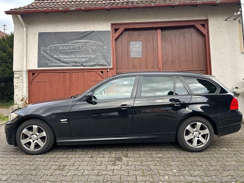 Gebraucht BMW 320 Comfort Edition 184 PS (135 kW) 2012 Schwarz Kombi