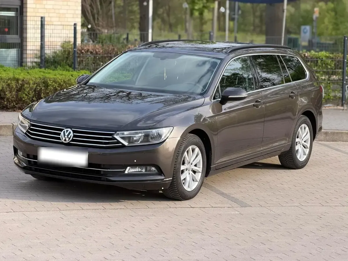 Gebraucht VW Passat 150 PS (110 kW) 2015 Braun Kombi