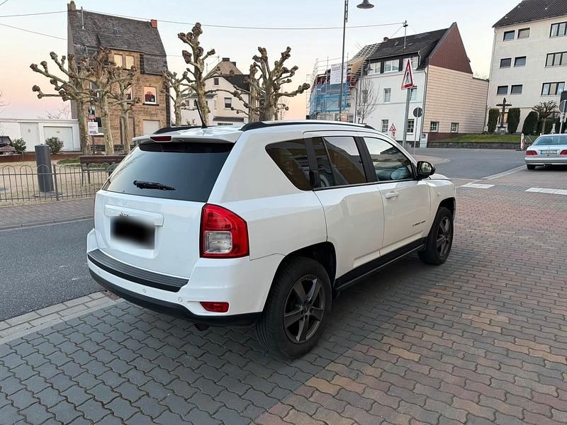 Gebraucht Jeep Compass 156 PS (114 kW) 2011 Weiß SUV