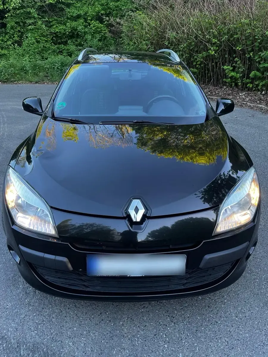 Gebraucht Renault Mégane GrandTour 106 PS (77 kW) 2012 Schwarz Kombi