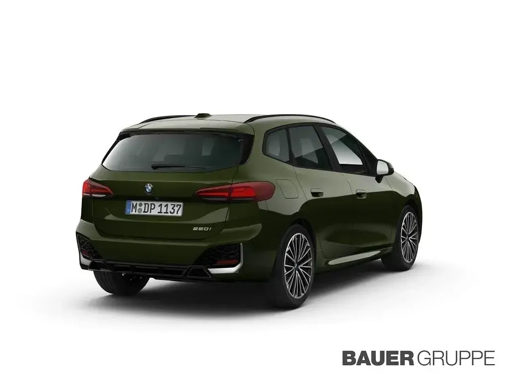 Gebraucht BMW 220 Active Tourer M Sport 170 PS (125 kW) 2022 Gruen Van / Kleinbus