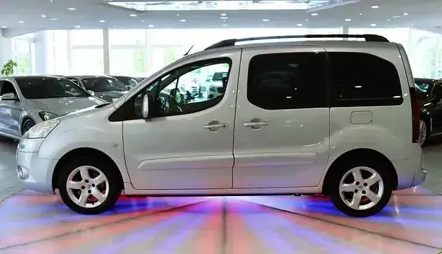 Gebraucht Peugeot Partner Tepee 120 PS (88 kW) 2012 Grau Van / Kleinbus