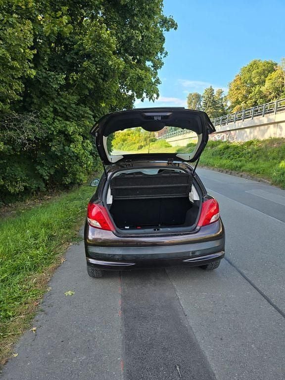 Braun Gebraucht 2011 Peugeot 207 Urban Move Limousine | 2.100 € (Superpreis) - Bild 1/4