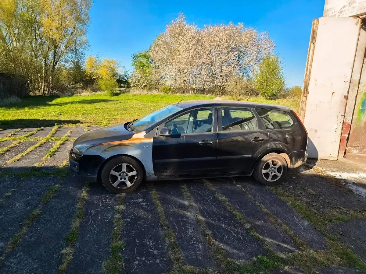 Używany Ford Focus 116 KM (85 kW) 2005 Czarny Kombi