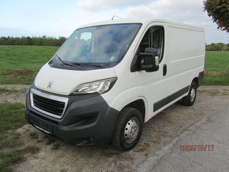 Weiß Gebraucht 2018 Peugeot Boxer Van | 9.999 € (Superpreis) - Bild 1/4