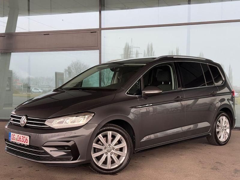 Grau Gebraucht 2018 VW Touran Highline Van / Kleinbus | 17.499 € (Fairer Preis) - Bild 1/4