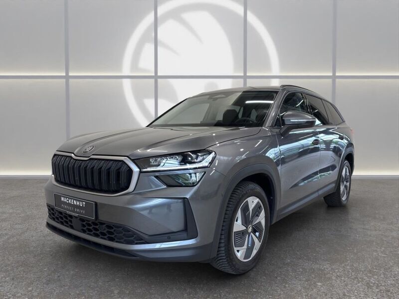 Graphitegrau metallic Gebraucht 2024 Skoda Kodiaq Selection SUV | 43.490 € (Guter Preis) - Bild 1/4