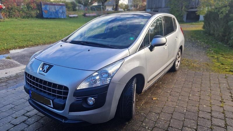 Silber Gebraucht 2012 Peugeot 3008 Limousine | 3.600 € (Superpreis) - Bild 1/4