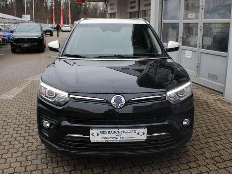Gebraucht Ssangyong (KGM) Tivoli 163 PS (119 kW) 2022 Space black 2 tone SUV