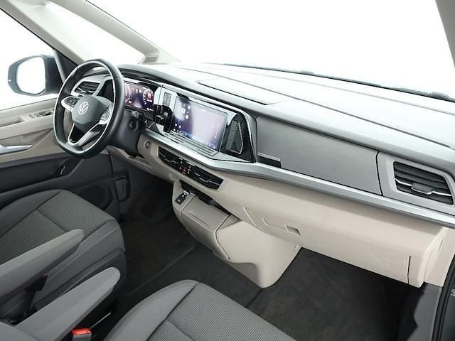 Gebraucht VW Multivan Life 150 PS (110 kW) 2024 Grau Van