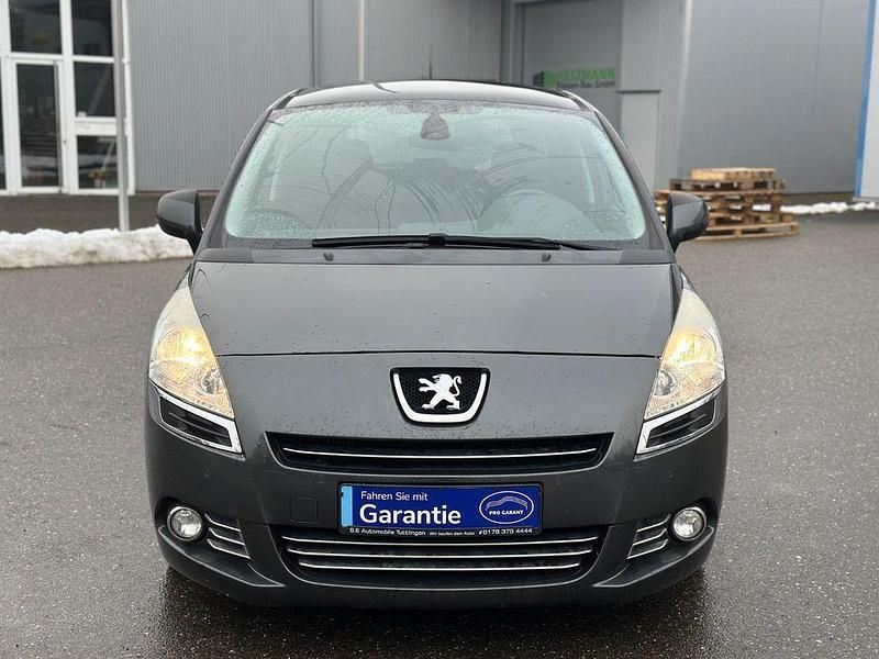 Gebraucht Peugeot 5008 Active 156 PS (114 kW) 2012 Grau Van / Kleinbus