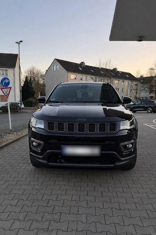 Second-hand Jeep Compass 241 CP (177 kW) 2020 Negru SUV