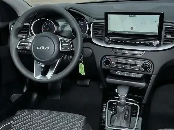 Neu Kia XCeed 150 PS (110 kW) 2026 Lunarsilber metallic SUV