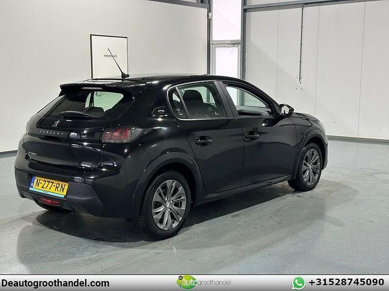 Gebraucht Peugeot e-208 Active 100 kW (136 PS) 2021 Schwarz Kleinwagen