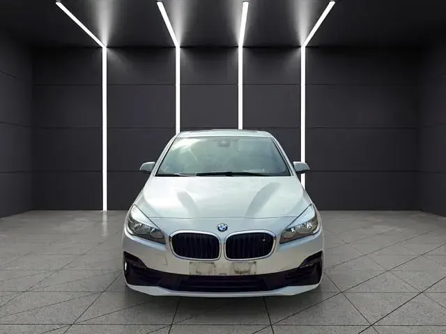 Gebraucht BMW 216 Active Tourer Advantage 116 PS (85 kW) 2018 Weiß Van / Kleinbus