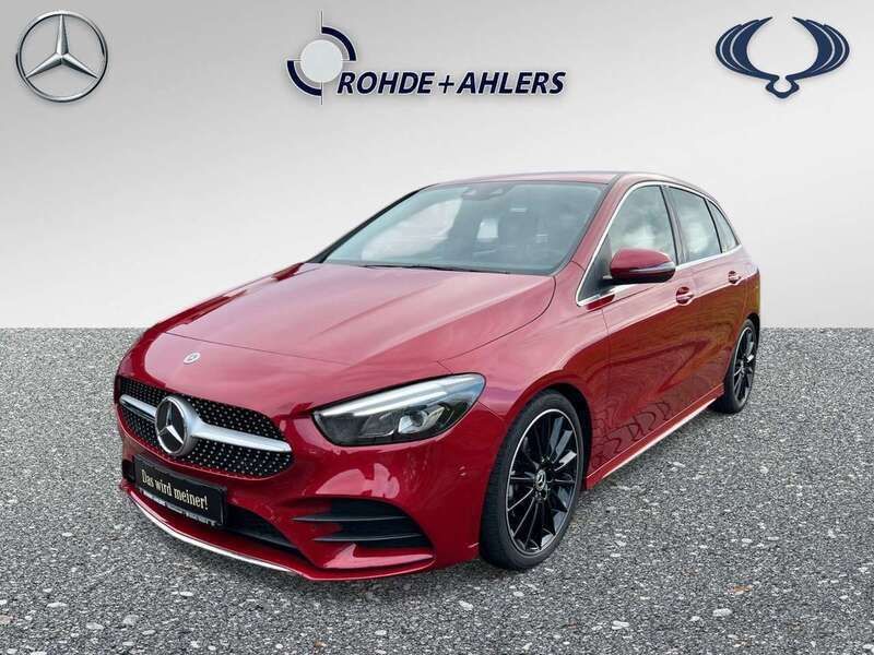 Patagonienrot metalliclack Gebraucht 2022 Mercedes B200 AMG line Van / Kleinbus | 31.849 € (Etwas zu teuer) - Bild 1/4