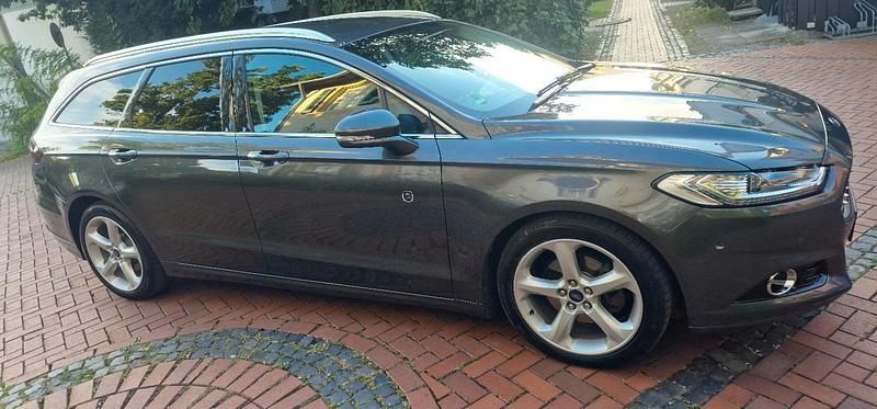 Gebraucht Ford Mondeo 179 PS (131 kW) 2015 Grau Kombi