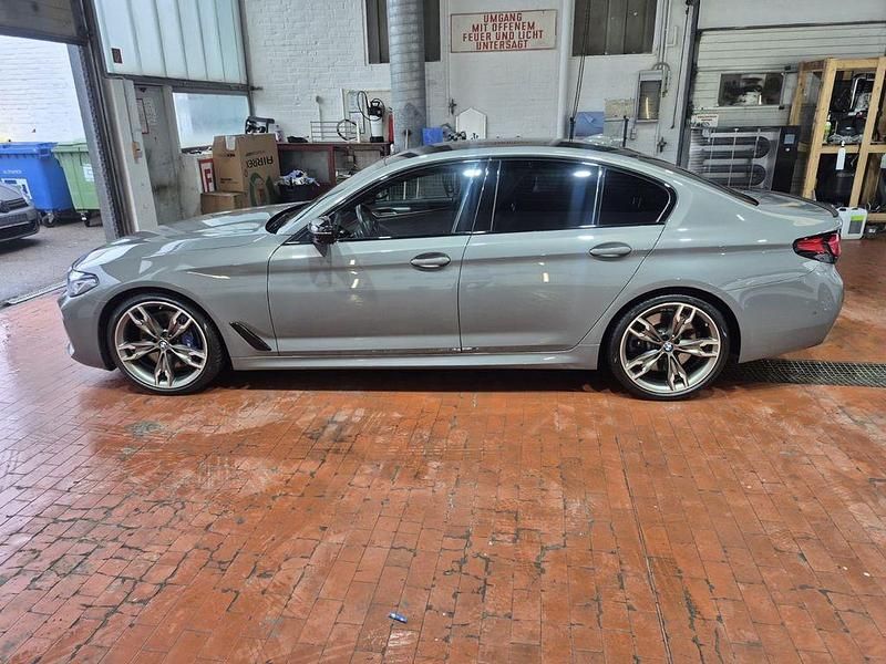 Gebraucht BMW M550 M Sport 530 PS (389 kW) 2021 Grau Limousine