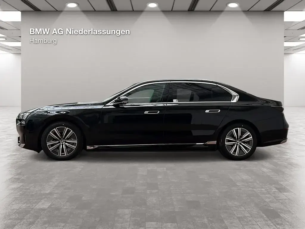 Gebraucht BMW 750e 313 PS (230 kW) 2023 Schwarz Limousine