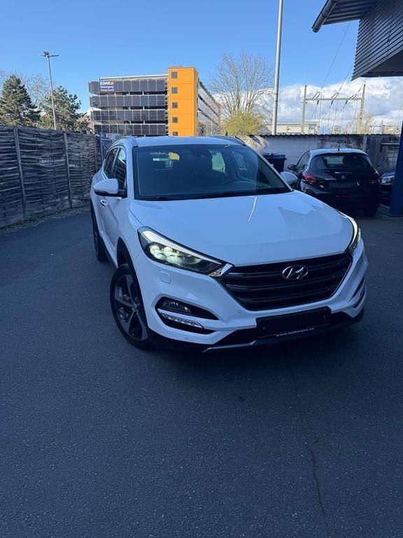 Gebraucht Hyundai Tucson Premium 185 PS (136 kW) 2016 Weiß SUV