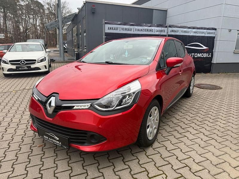 Rot Gebraucht 2014 Renault Clio IV Dynamique Limousine | 7.100 € (Guter Preis) - Bild 1/4