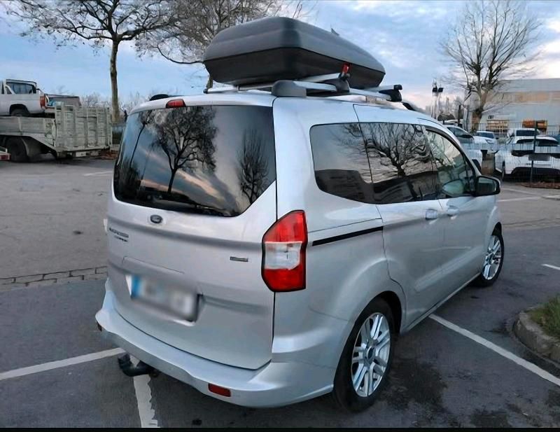 Gebraucht Ford Tourneo 100 PS (73 kW) 2017 Silber Kombi