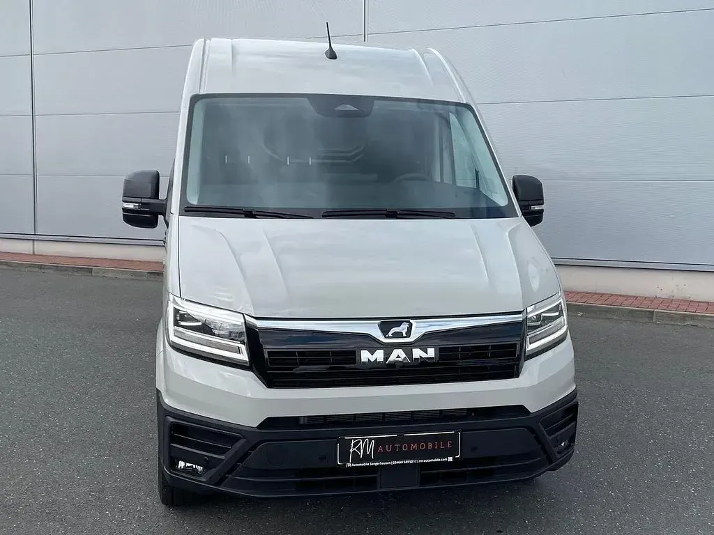 Używany MAN TGE 177 KM (130 kW) 2024 Szary Van