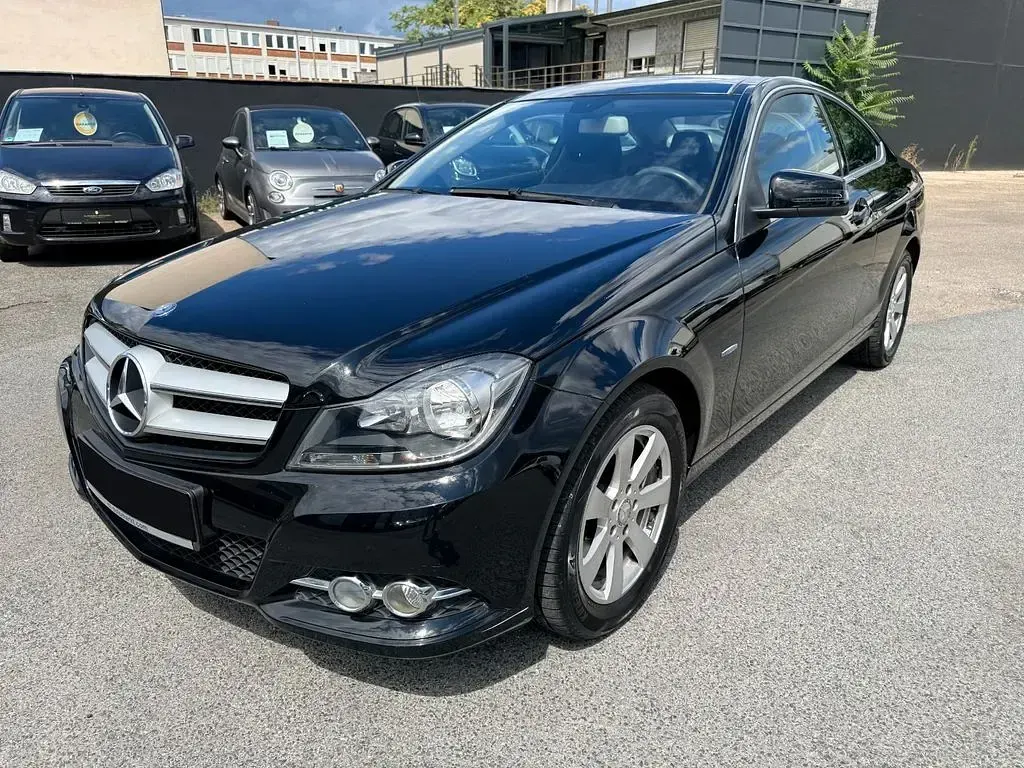 Gebraucht Mercedes C180 156 PS (114 kW) 2011 Schwarz Coupé