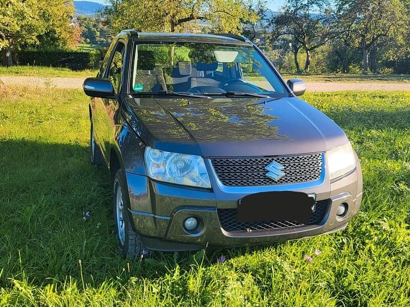 Grau Gebraucht 2011 Suzuki Grand Vitara SUV | 7.500 € (Superpreis) - Bild 1/4