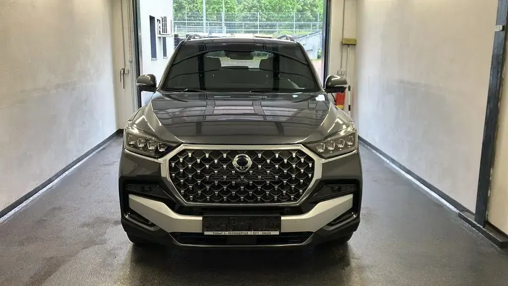 Gebraucht SsangYong Rexton Sapphire 203 PS (149 kW) 2021 Grau SUV