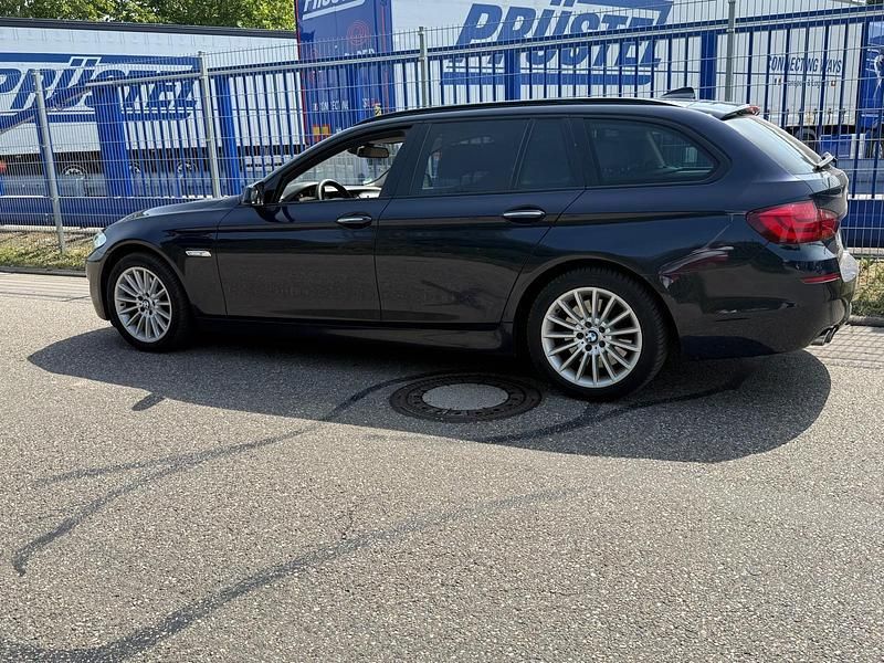 Blau Gebraucht 2011 BMW 530 Sport Line Kombi | 6.990 € (Superpreis) - Bild 1/4