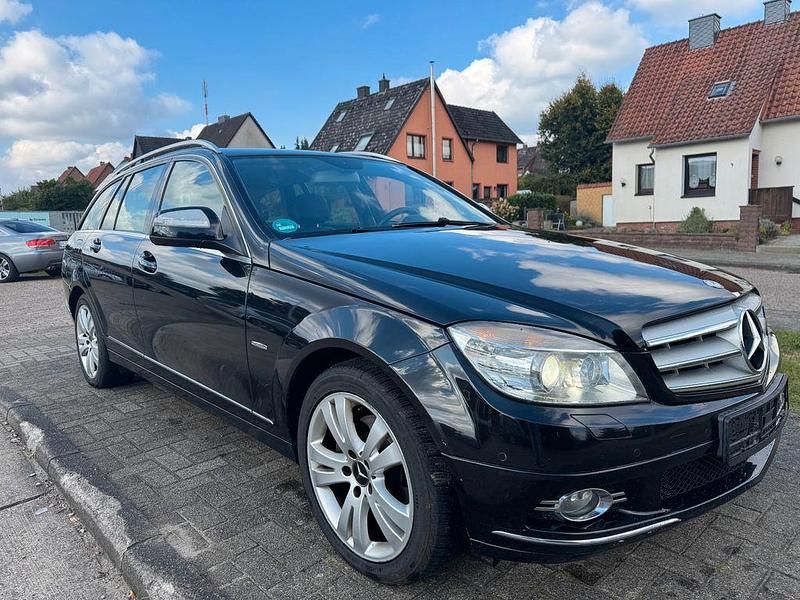 Schwarz Gebraucht 2008 Mercedes C220 Avantgarde Kombi | 3.290 € (Fairer Preis) - Bild 1/4