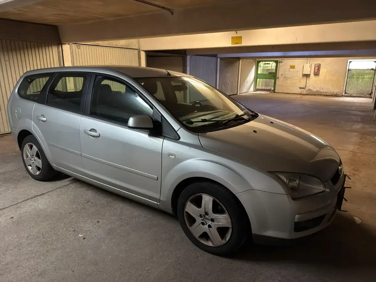 Gebraucht Ford Focus 105 PS (77 kW) 2007 Silber Kombi