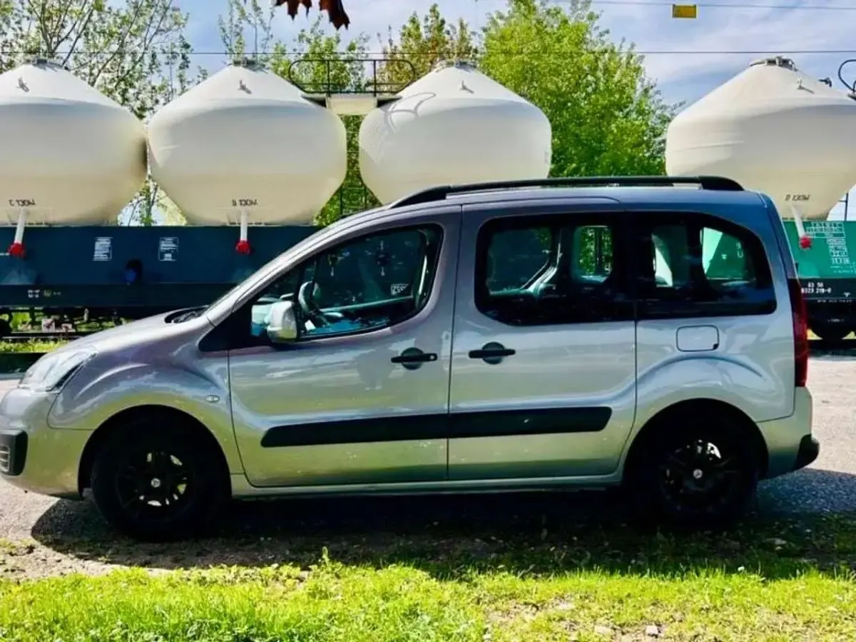 Gebraucht Peugeot TePee 99 PS (72 kW) 2016 Grau Kombi