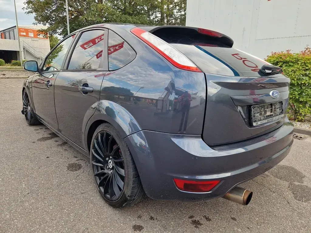 Gebraucht Ford Focus Style 101 PS (74 kW) 2010 Grau Limousine
