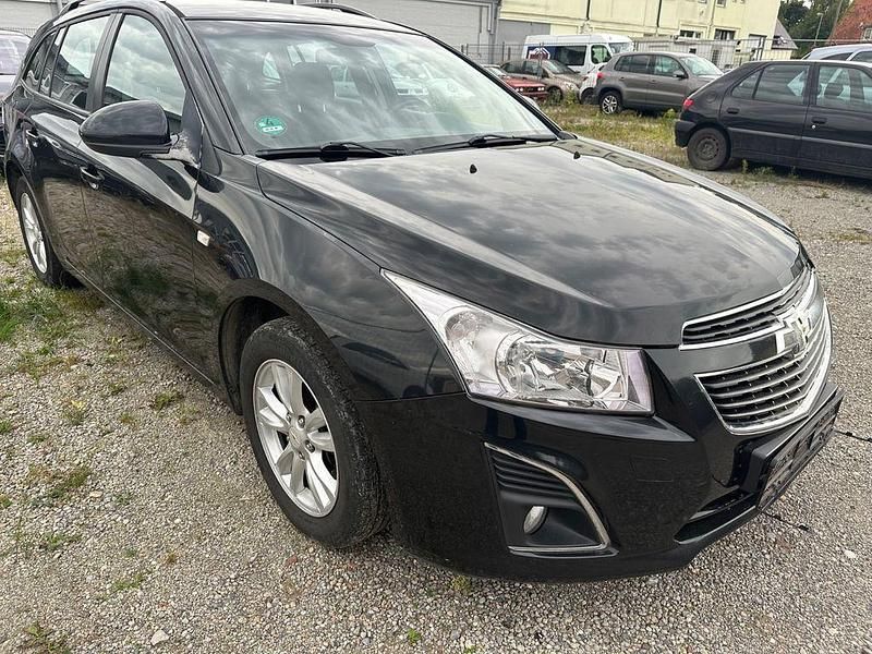 Gebraucht 2013 Chevrolet Cruze LT Limousine | 1.999 € (Teuer) - Bild 1/4