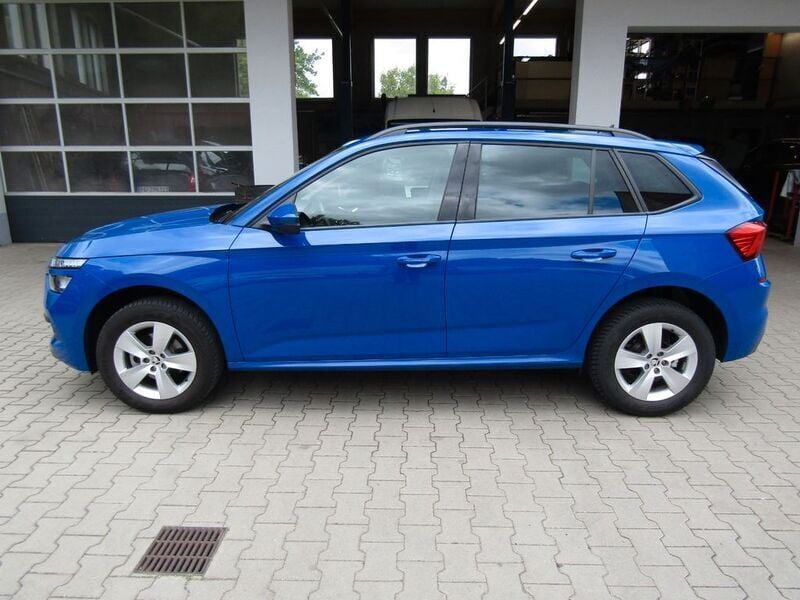 Blau Gebraucht 2023 Skoda Kamiq Ambition SUV | 17.480 € - Bild 1/4