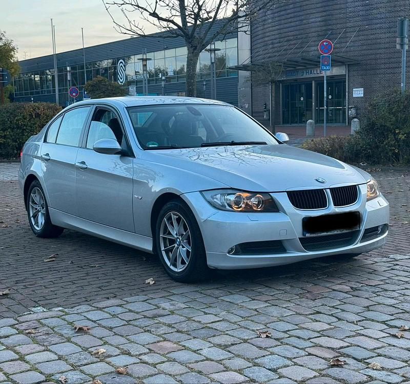 Silber Gebraucht 2006 BMW 318 Limousine | 5.000 € (Fairer Preis) - Bild 1/4