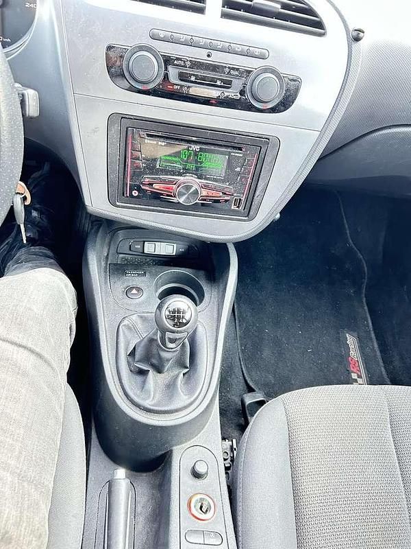 Gebraucht Seat Leon Stylance 105 PS (77 kW) 2011 "track" grau Kleinwagen