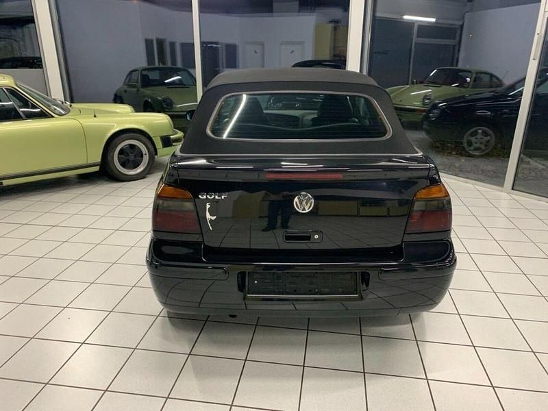 Gebraucht VW Golf Cabriolet Conceptline 75 PS (55 kW) 1999 Schwarz metallic Cabrio