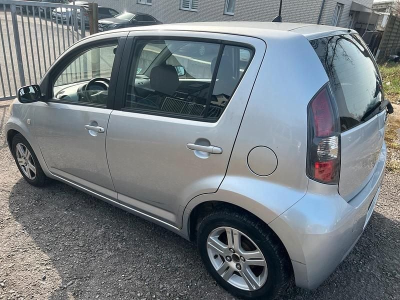 Gebraucht Daihatsu Sirion 91 PS (66 kW) 2008 Silber Kleinwagen