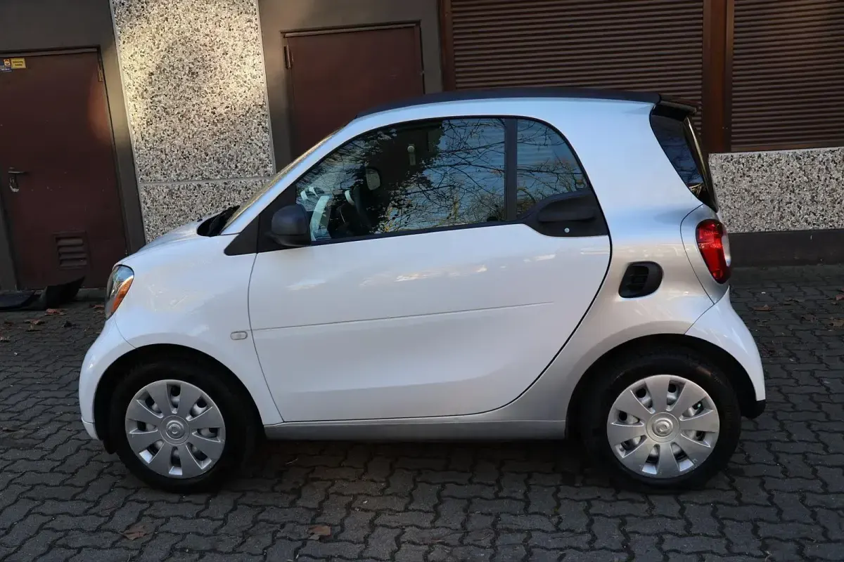 Używany Smart ForTwo Coupé 90 KM (66 kW) 2016 Biały Coupe