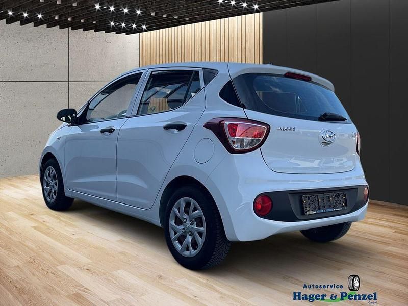 Gebraucht Hyundai i10 Select 115 PS (84 kW) 2019 Weiß Kleinwagen