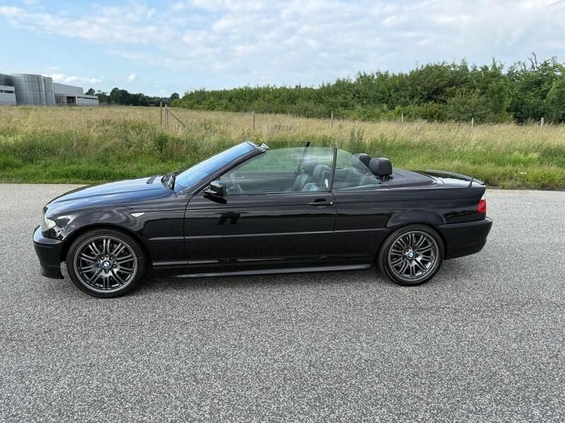 Schwarz Gebraucht 2003 BMW 330 Cabriolet M Sport Cabrio | 8.500 € (Fairer Preis) - Bild 1/4