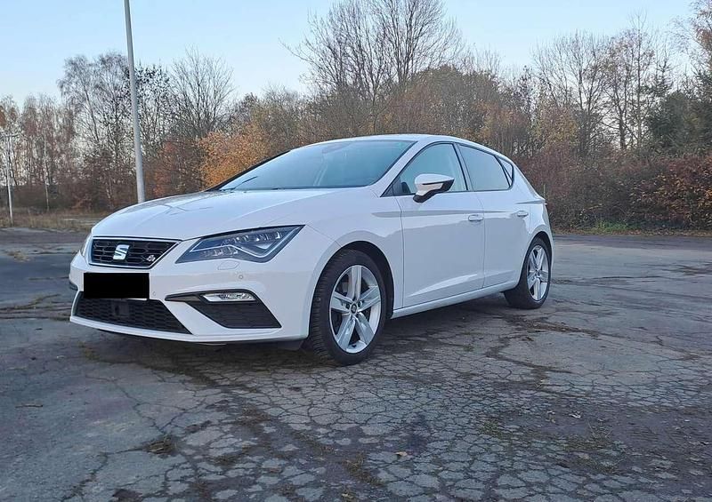 Weiß Gebraucht 2018 Seat Leon FR Limousine | 14.500 € (Guter Preis) - Bild 1/4
