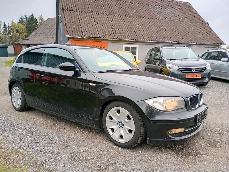 Gebraucht BMW 116 122 PS (89 kW) 2007 Schwarz Kleinwagen