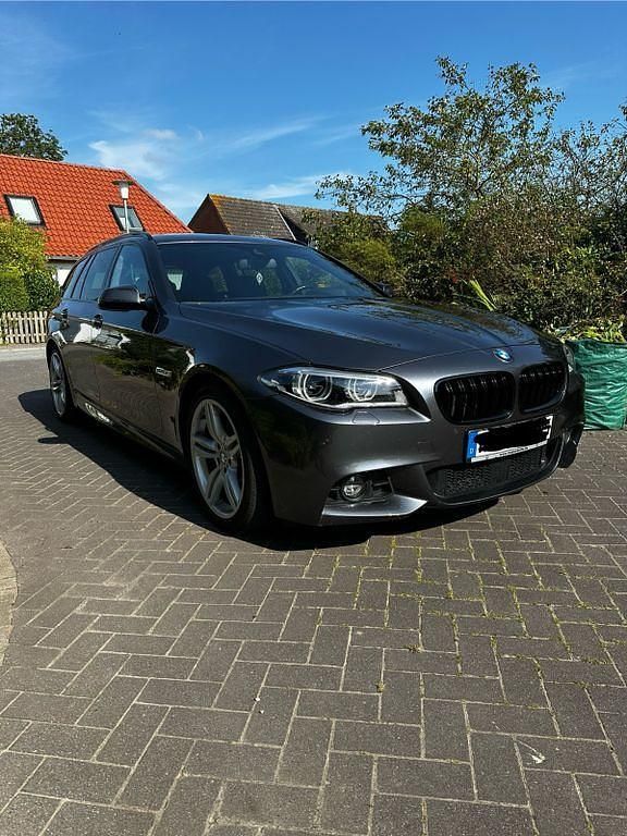 Gebraucht BMW 530 M Sport 258 PS (189 kW) 2016 Grau Kombi